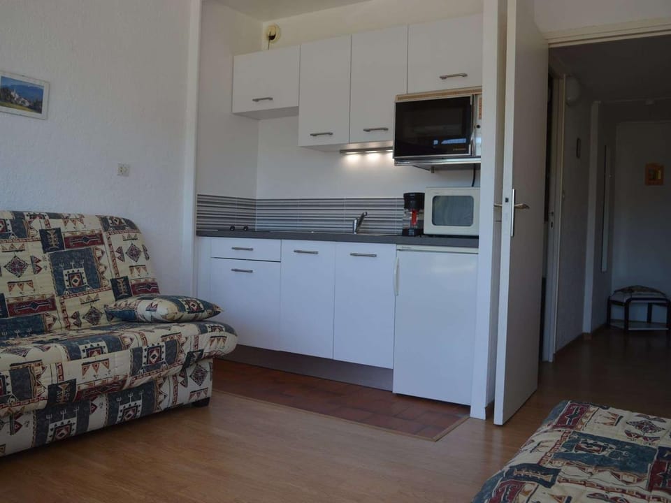 Studio cabine 4 pers. avec balcon, piscine, parking, accès direct plage - Grau-du-Roi - FR-1-250-157 Cabin in Le Grau-du-Roi