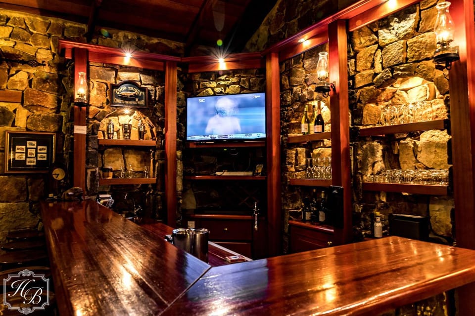 Lounge or bar, Lounge or bar