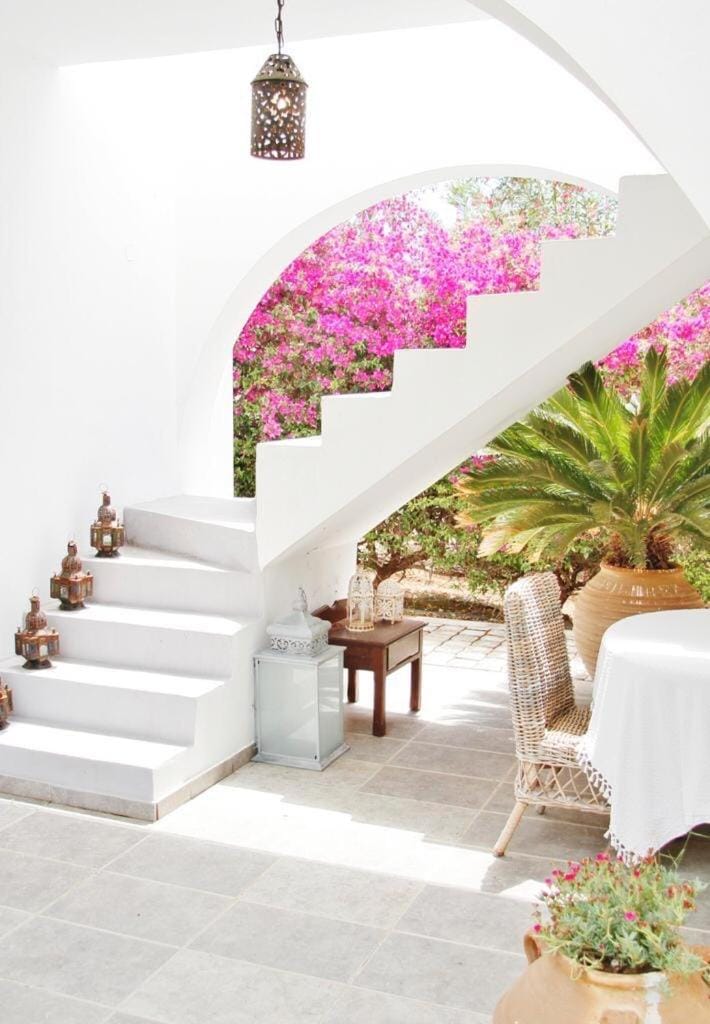 Patio, Decorative detail, Seating area