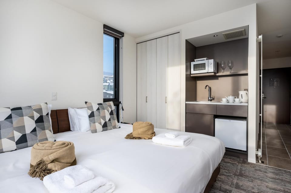 Bed, Kitchen or kitchenette, wardrobe