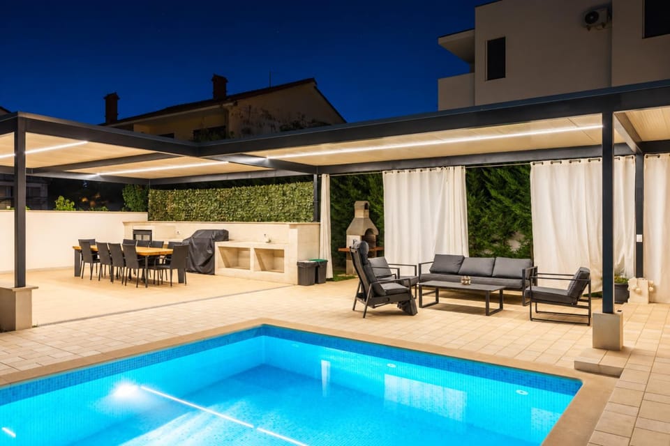 Patio, Swimming pool