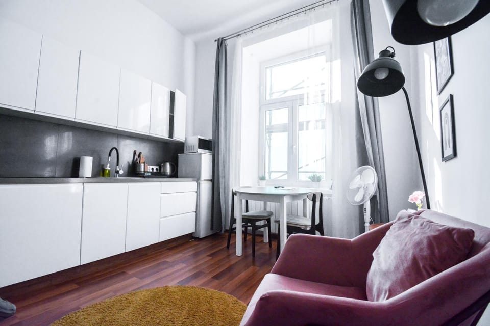Kitchen or kitchenette, Living room, Seating area, Dining area, Breakfast, hair dresser, minibar, pet friendly, pet friendly, stove, stove, kitchen, kitchen