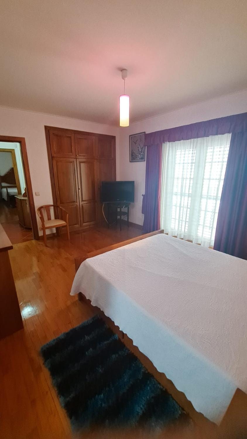 Bed, TV and multimedia, Bedroom, wardrobe