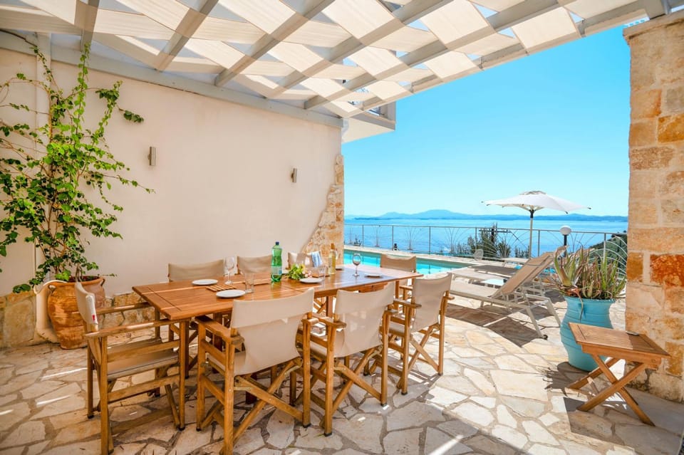 Patio, View (from property/room), Balcony/Terrace, Dining area, Sea view