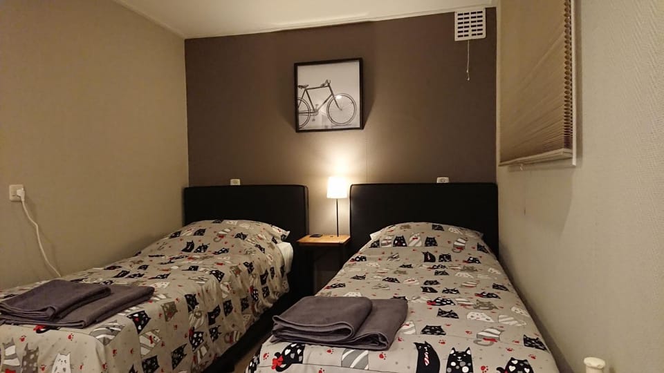 Chalet Op De Veluwe # Beuk Chalet in Putten