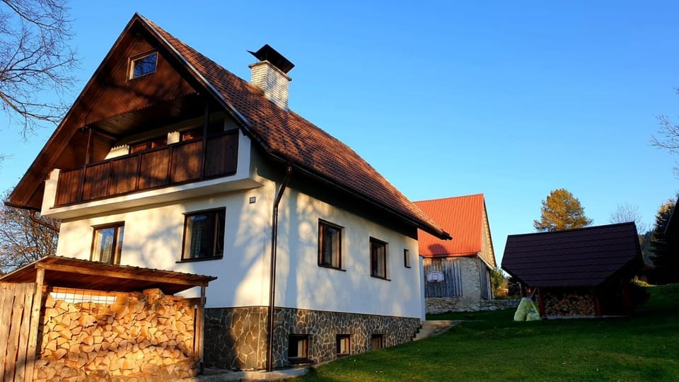 Chalupa Nad Lipou - Čičmany, turistika, sauna, krb House in Slovakia