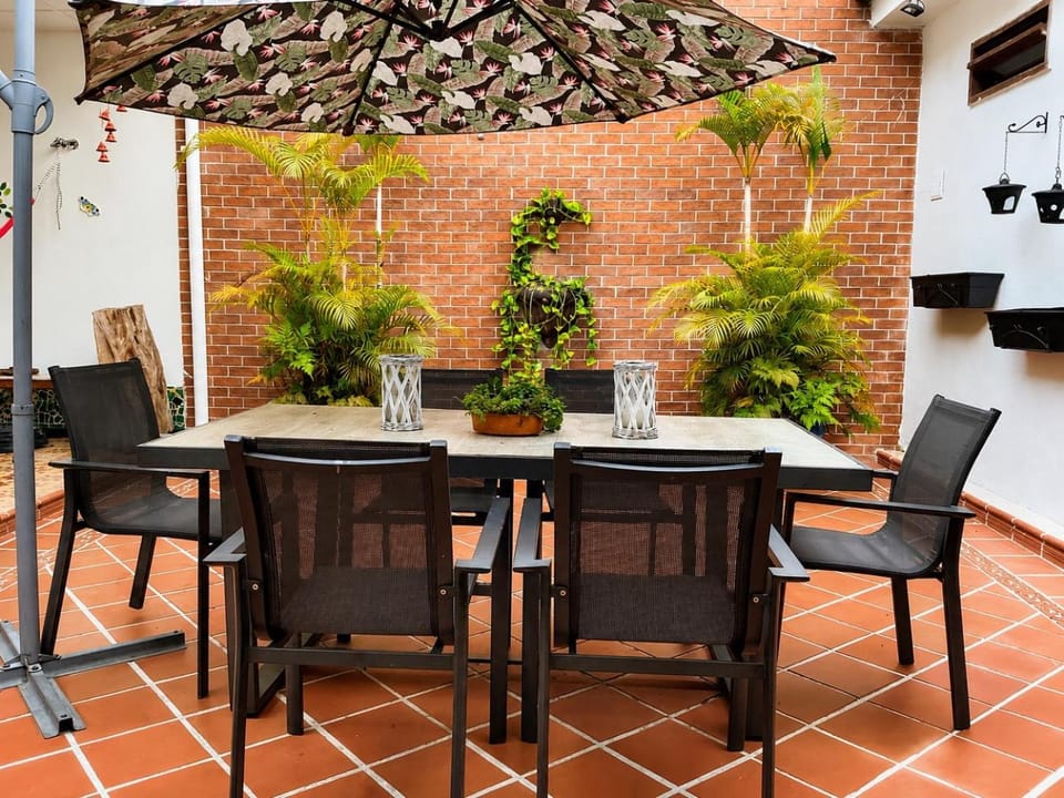 Patio, Day, Living room, Seating area