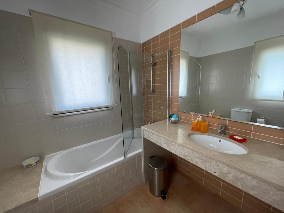 Shower, Bath