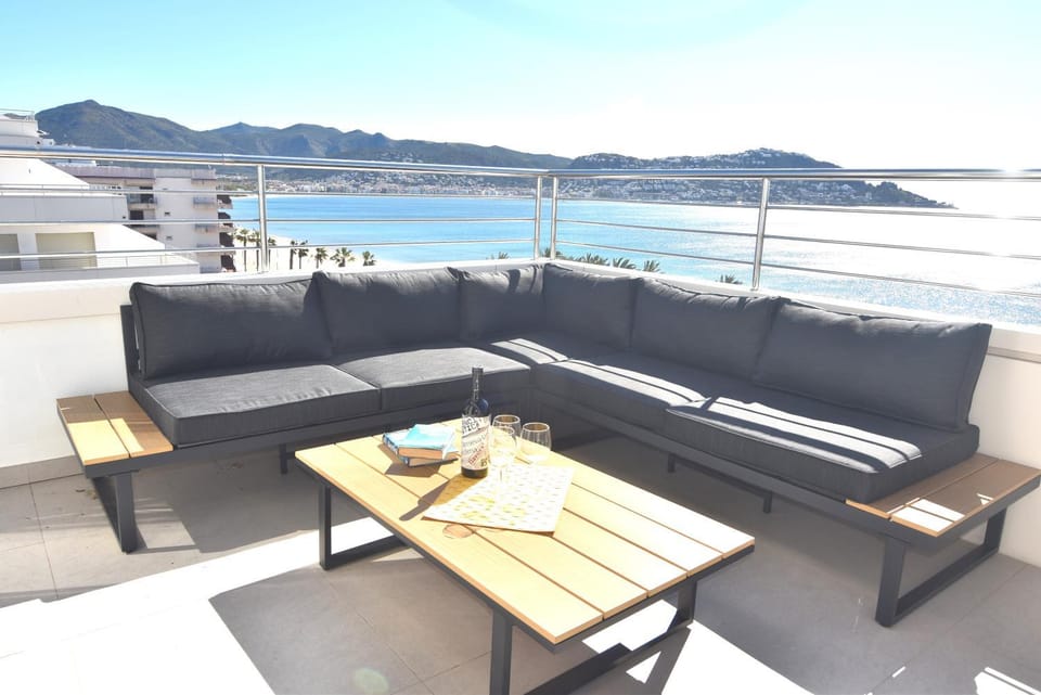 View (from property/room), Balcony/Terrace, Sea view
