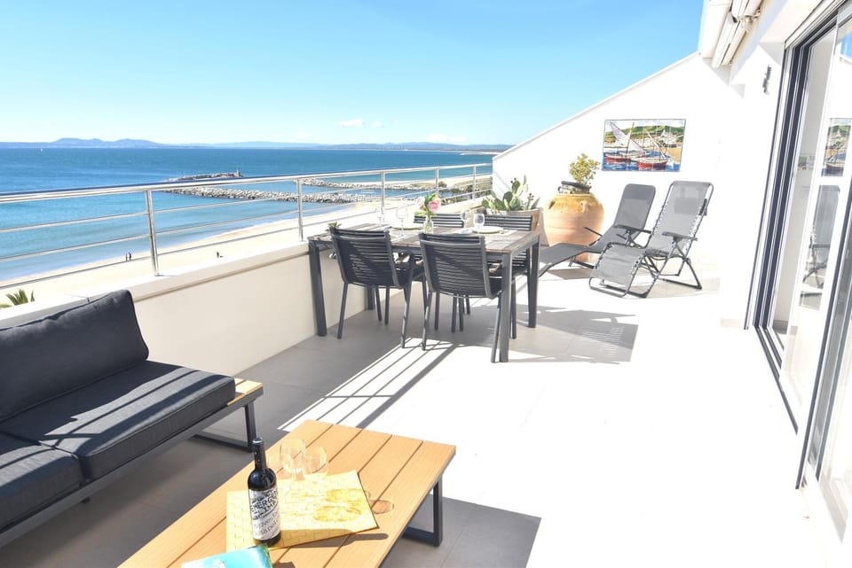 View (from property/room), Balcony/Terrace, Sea view