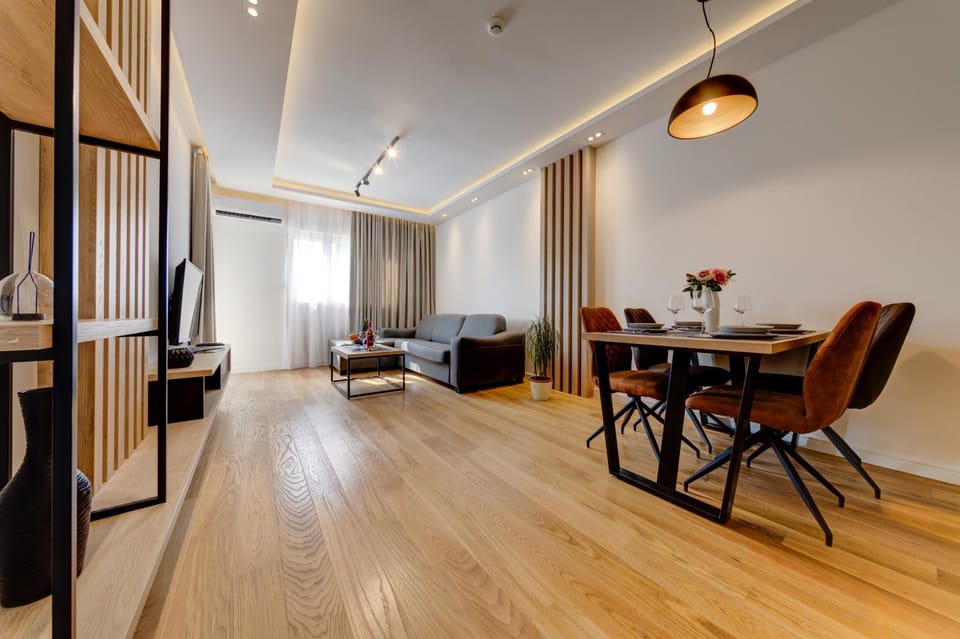 Living room, Seating area, Dining area