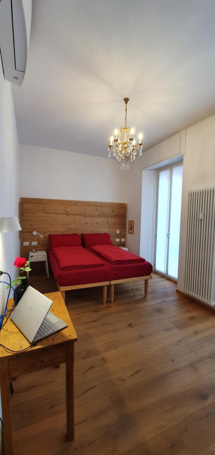 View (from property/room), Other, Photo of the whole room, Bedroom, internet, locker, air conditioner