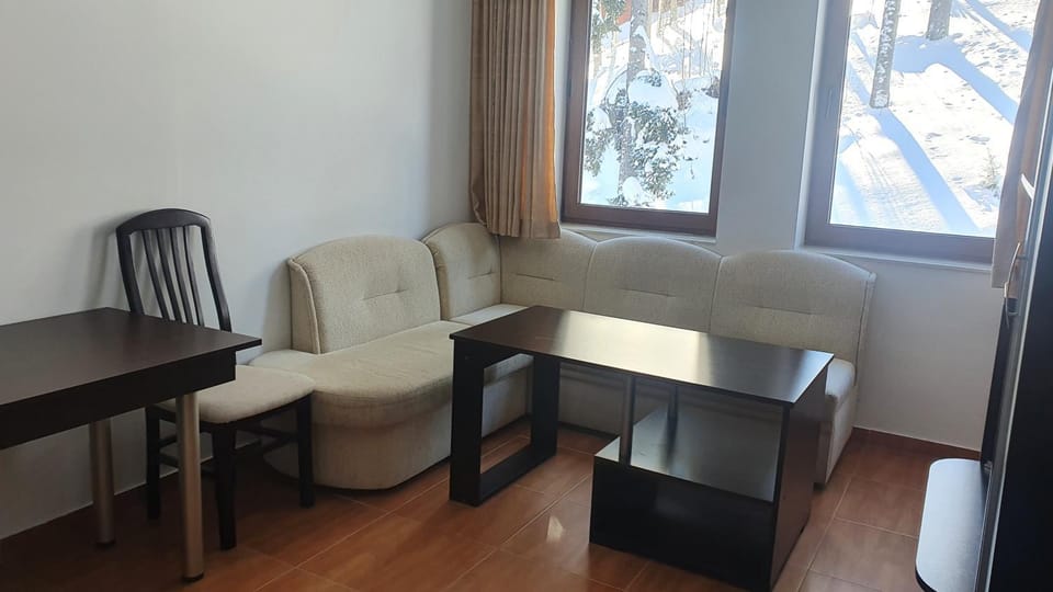Апартамент Пампорово Палас -Pamporovo Palace Apartment in Decentralized Administration of Macedonia and Thrace
