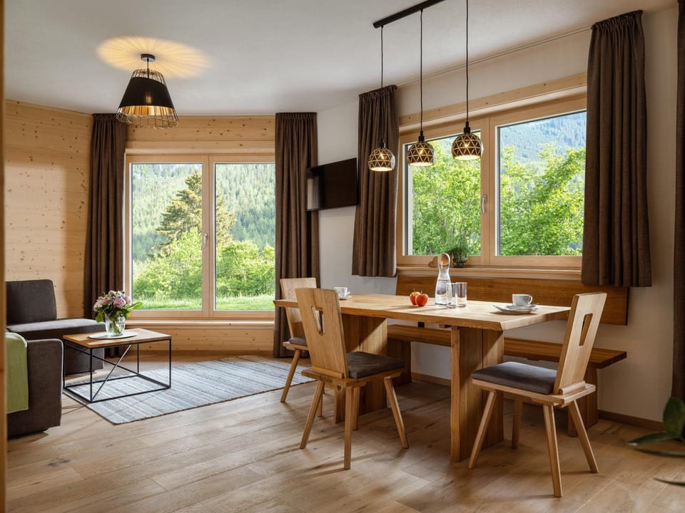 Living room, Dining area