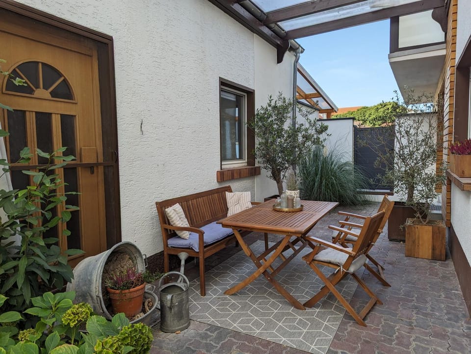 Garden, Balcony/Terrace
