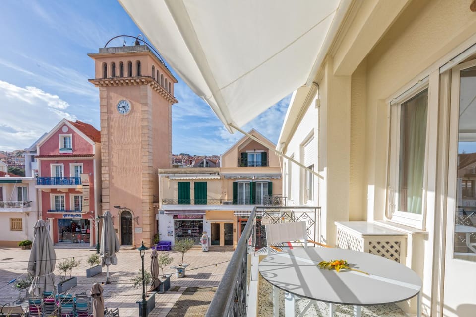 Nearby landmark, Balcony/Terrace