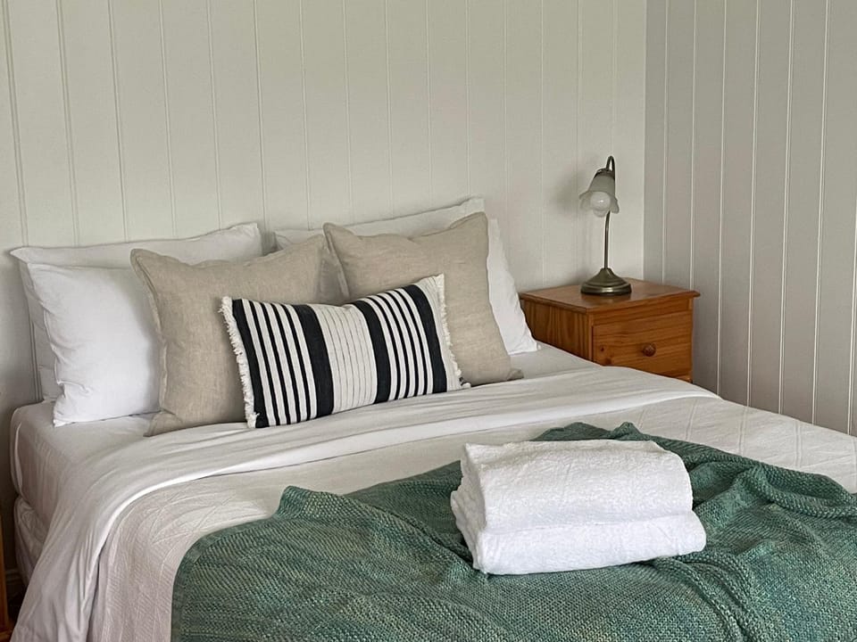 Sandpiper - charming beach villa Villa in Port Fairy