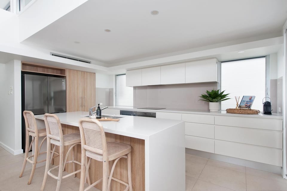 Baydream on the Beach - With Breathtaking Water Views House in Corlette