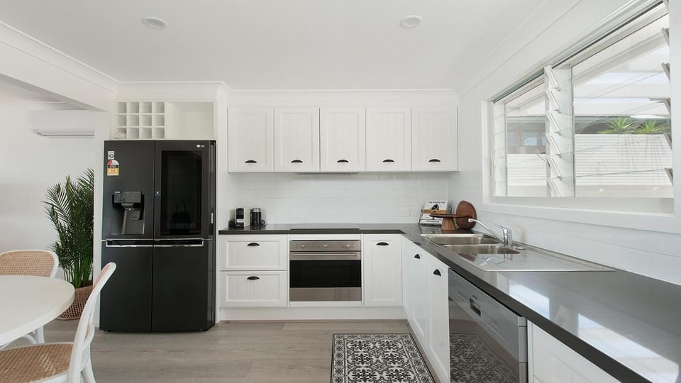The Beach Shack on Wanda - Waterfront Coastal Chic House in New South Wales