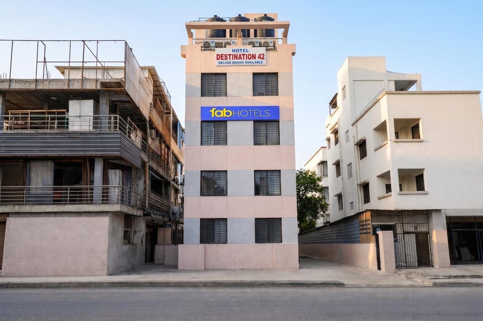 Property building, Facade/entrance