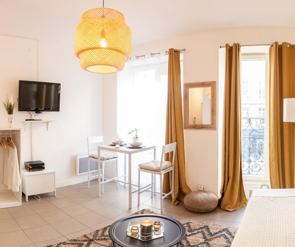 Studio centre ville parking Apartment in Marseille