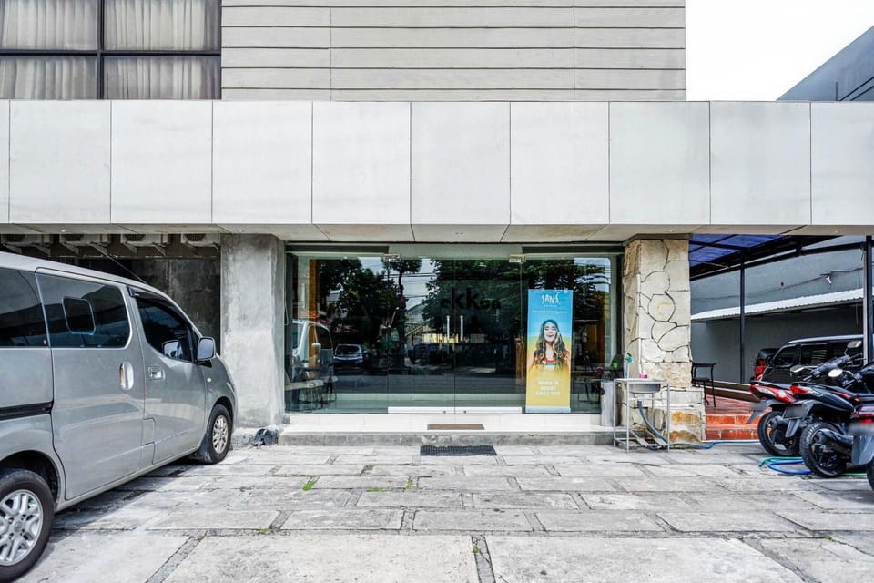 Facade/entrance