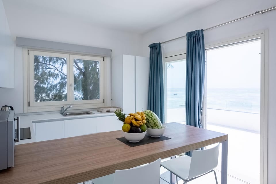 Natural landscape, Kitchen or kitchenette, Dining area, Food