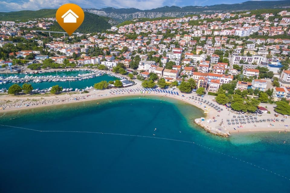 Property building, Bird's eye view, Beach, Location