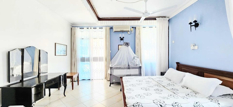 Bed, Bedroom, cot