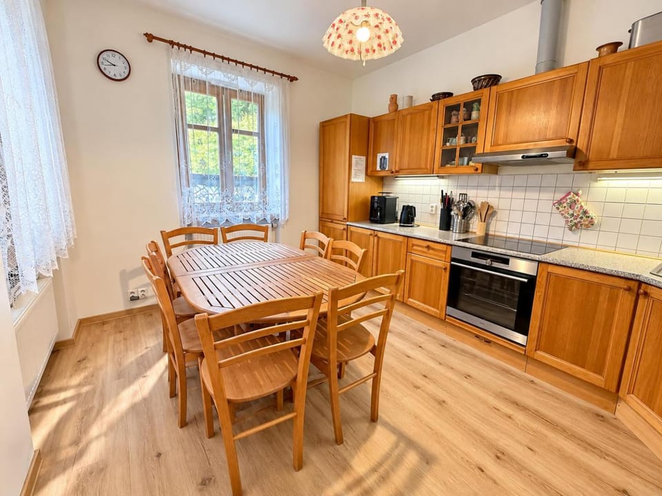 Property building, Communal kitchen