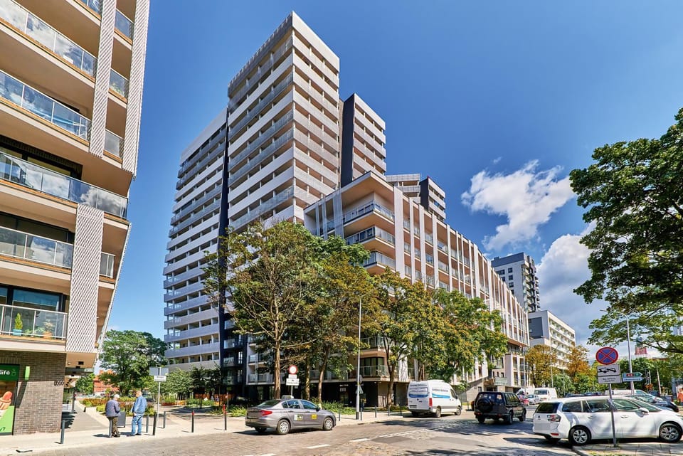 Property building, Nearby landmark, Neighbourhood