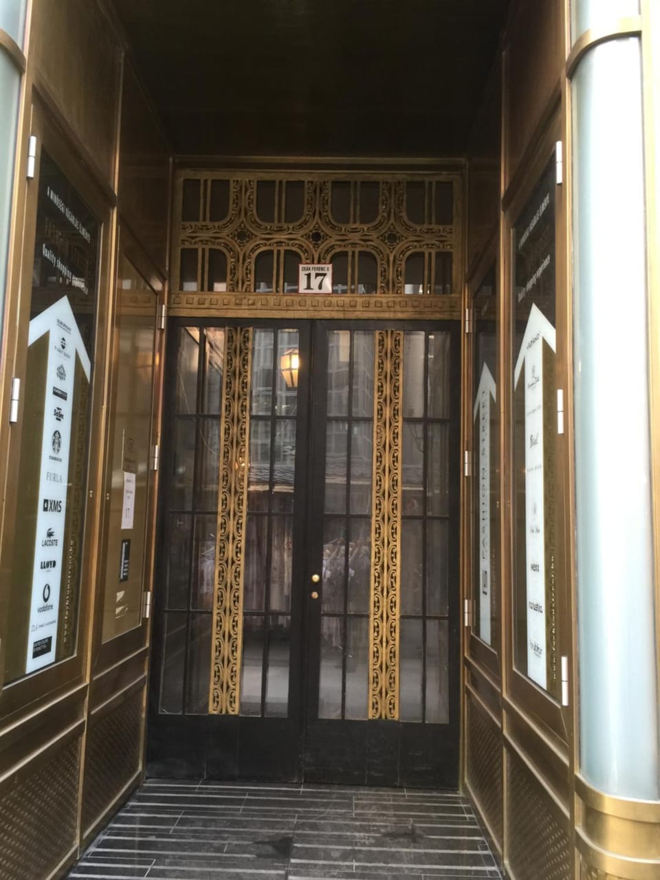 Facade/entrance