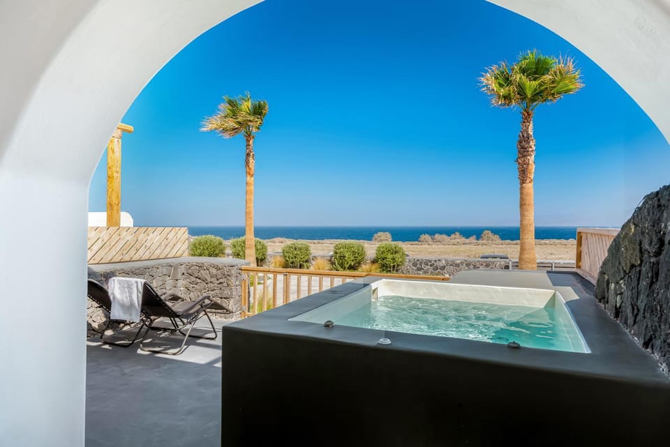 Day, View (from property/room), Balcony/Terrace, Pool view, Sea view, Swimming pool, sunbed