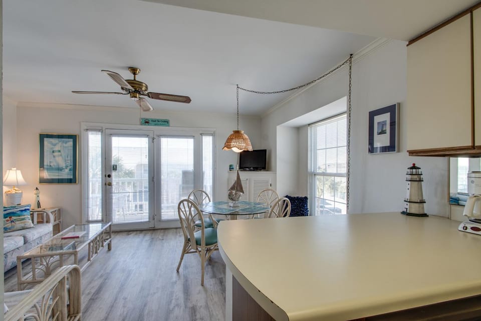 Summer Breeze 312 condo Apartment in Miramar Beach