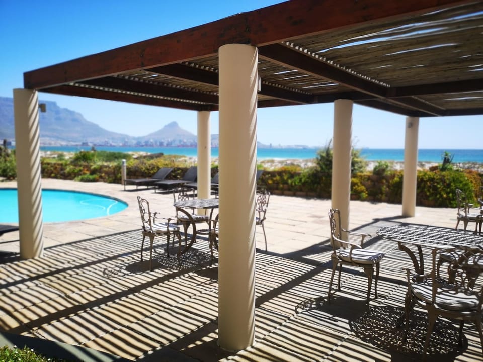 Restaurant/places to eat, Mountain view, Sea view, Swimming pool
