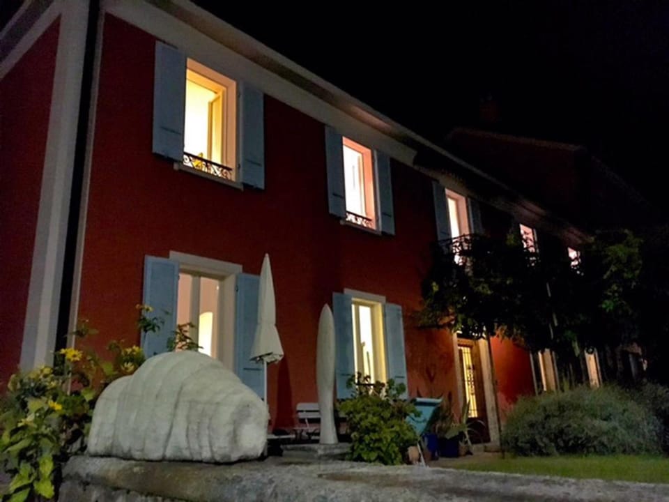 Facade/entrance, Night, Garden view