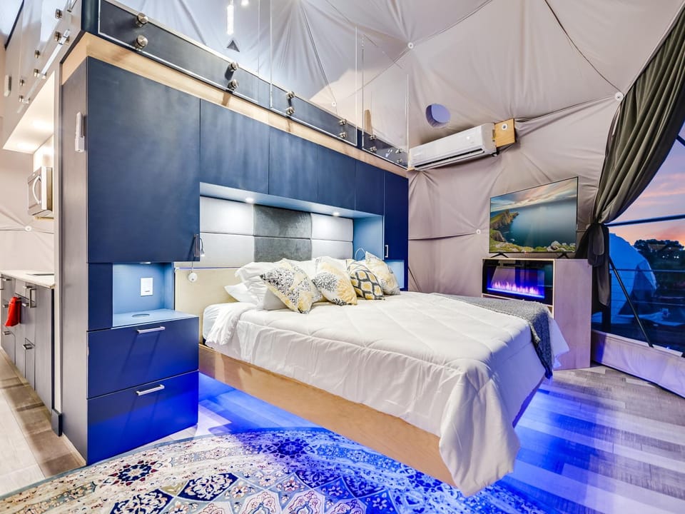 Udoscape Eco-Glamping Resorts Luxury tent in Lago Vista
