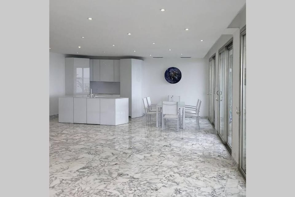 Promenade des anglais Amazing sea view 140M2 3BR Apartment in Nice