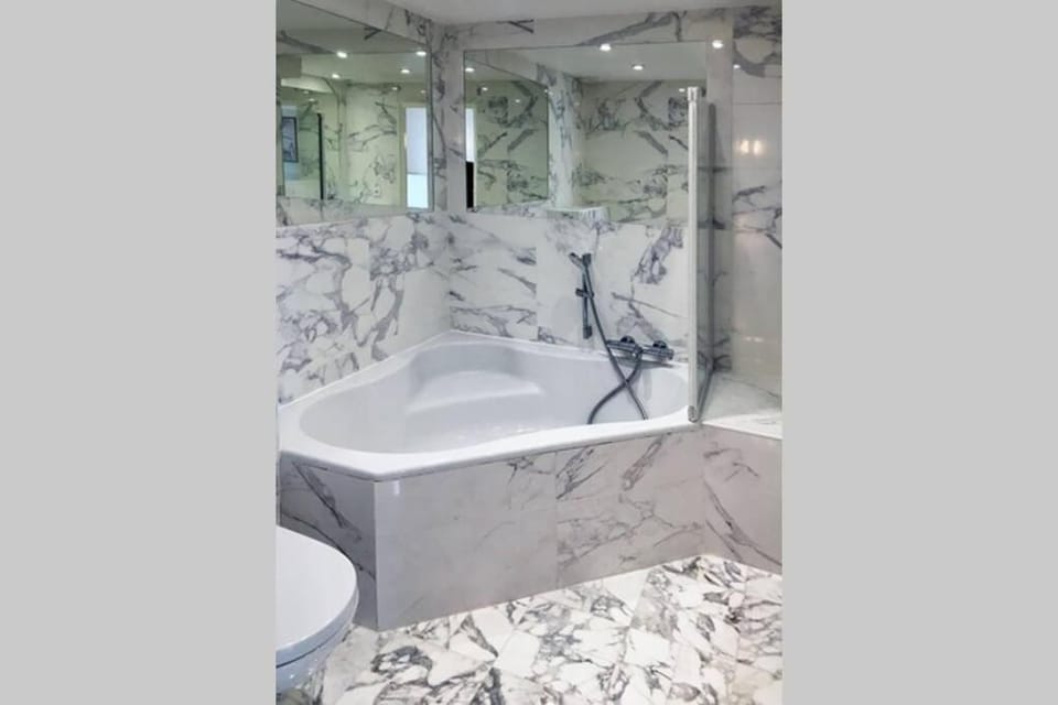 Promenade des anglais Amazing sea view 140M2 3BR Apartment in Nice