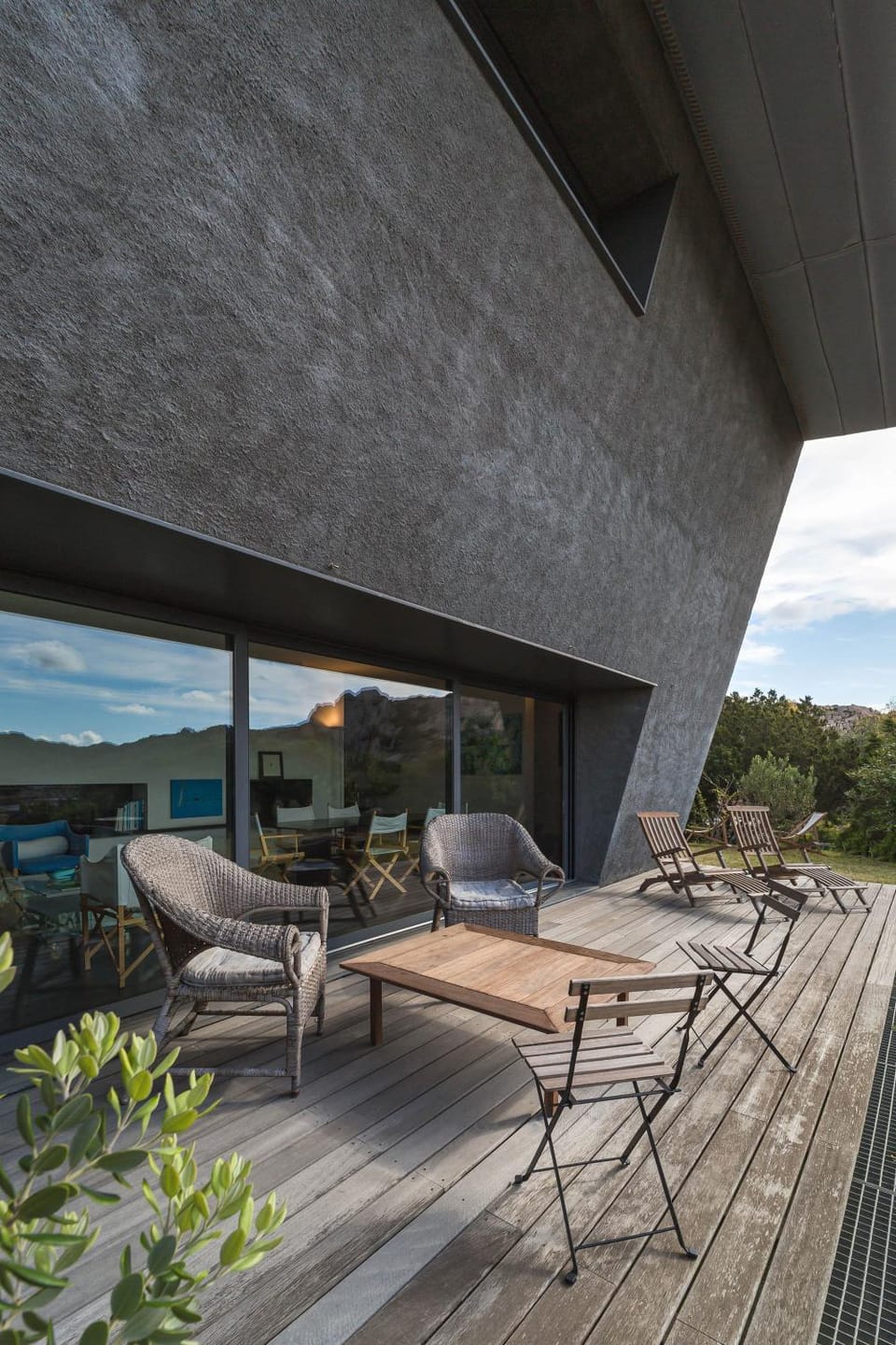 Property building, Patio, Natural landscape, Garden view, Garden view