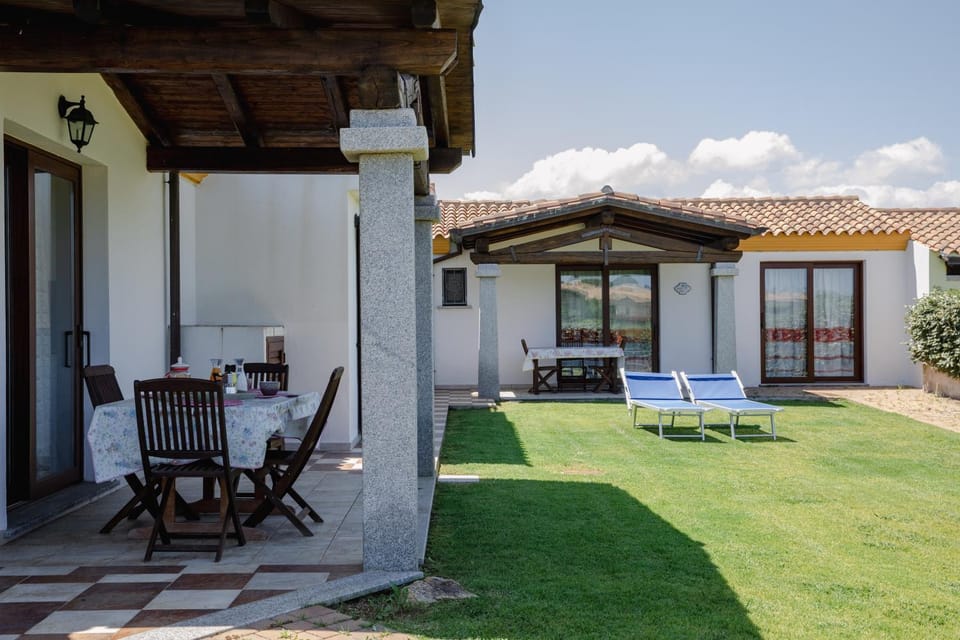 Le Residenze di Baia Sant'Anna House in Sardinia