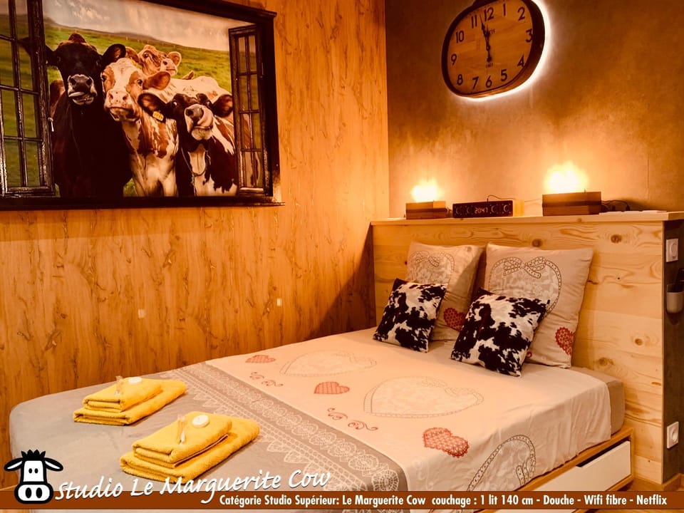 Bed, Decorative detail