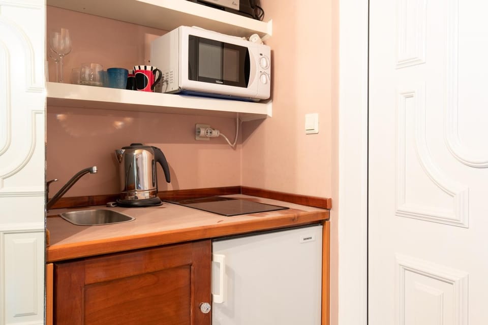 Coffee/tea facilities, Kitchen or kitchenette, microwave