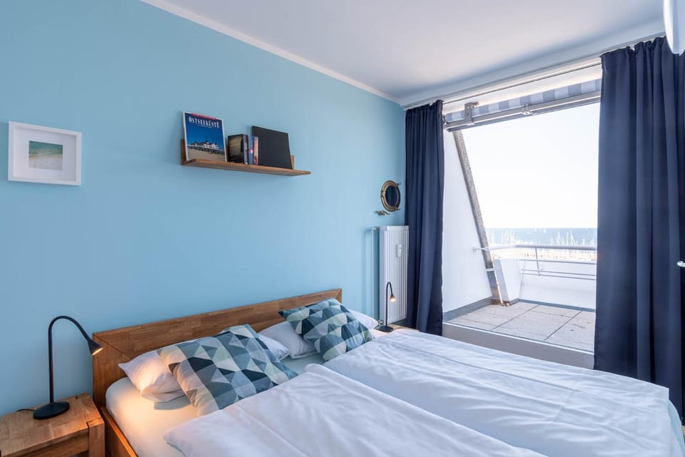 Bed, Bedroom, Sea view