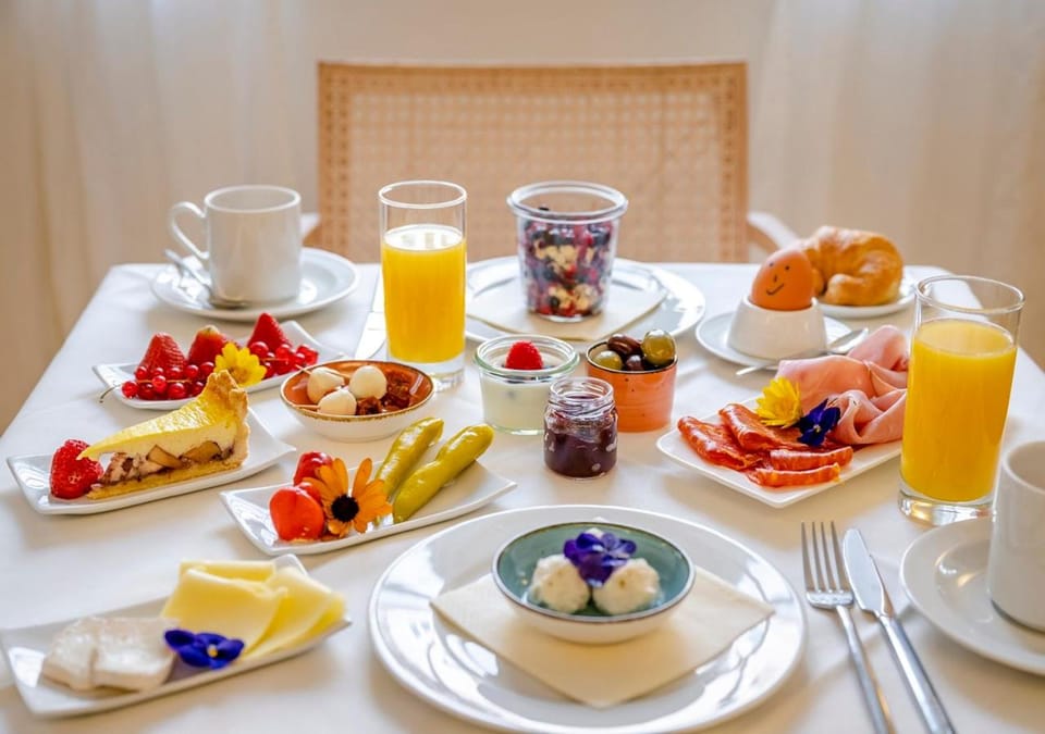 Food and drinks, Food, Breakfast, Buffet breakfast