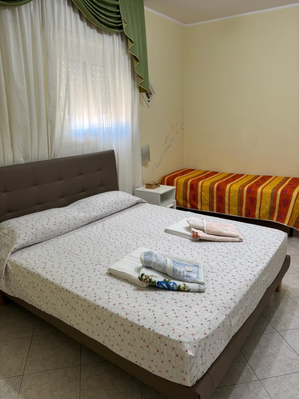 Modern Den Apartment in Noto