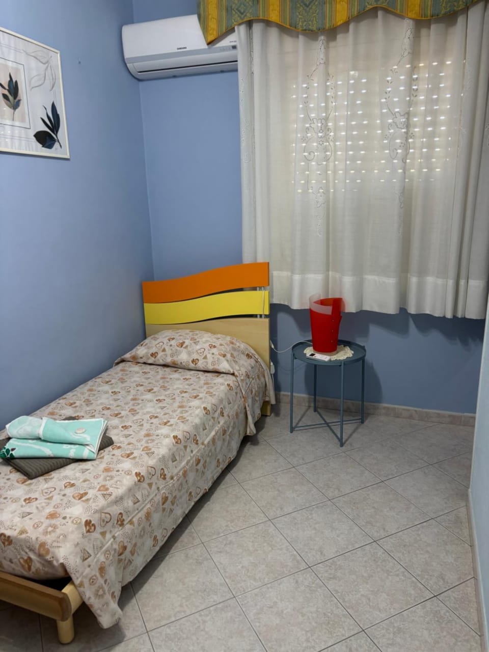 Modern Den Apartment in Noto