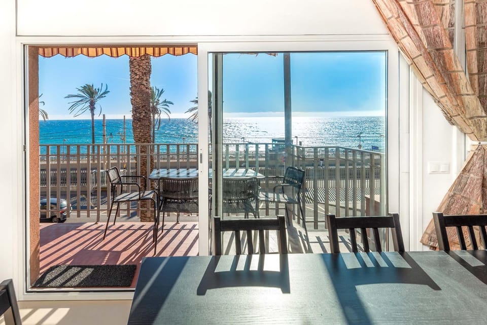 Vistamar Beach 30 min Barcelona Apartment in Maresme