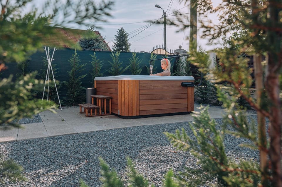 Garden, Hot Tub, Swimming pool