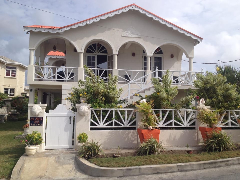 Property building, Garden, Garden view